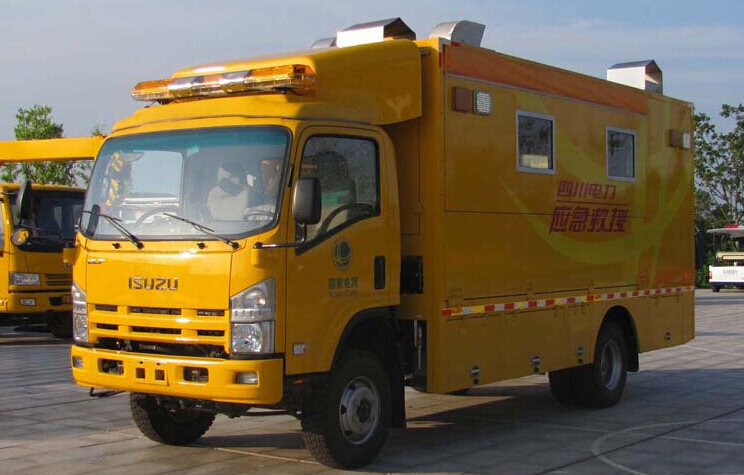 ISUZU emergency mobile kitchen vehicle