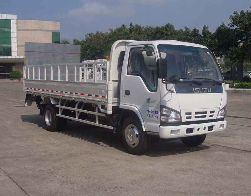 Isuzu barreled garbage truck waste transport vehicle