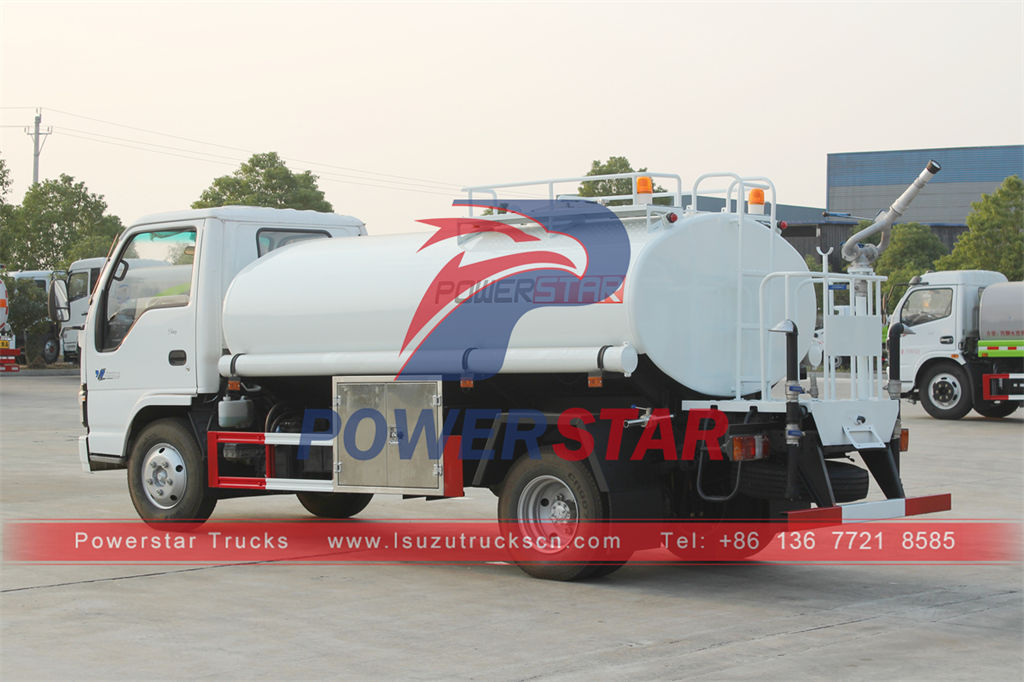 العلامة التجارية الجديدة ايسوزو 130HP 4CBM شاحنة صهريج مياه الشرب
