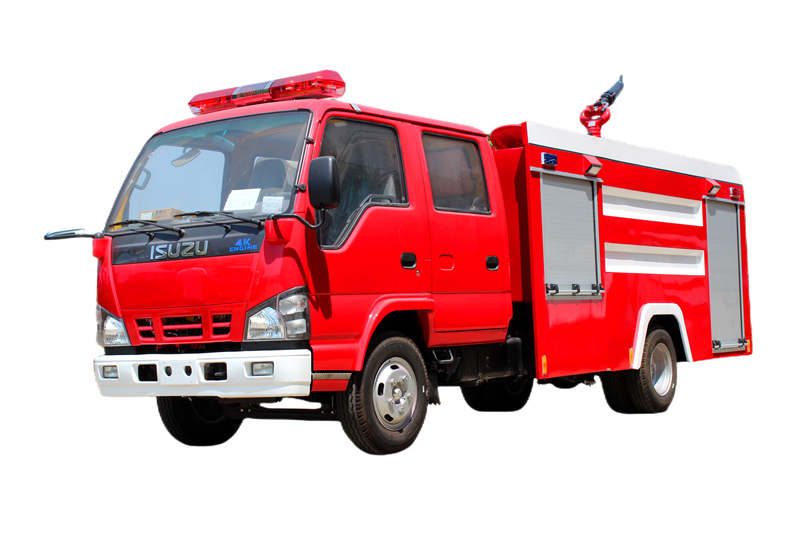 ما هي ميزة شاحنة إطفاء حريق المقصورة المزدوجة ايسوزو 600 ف