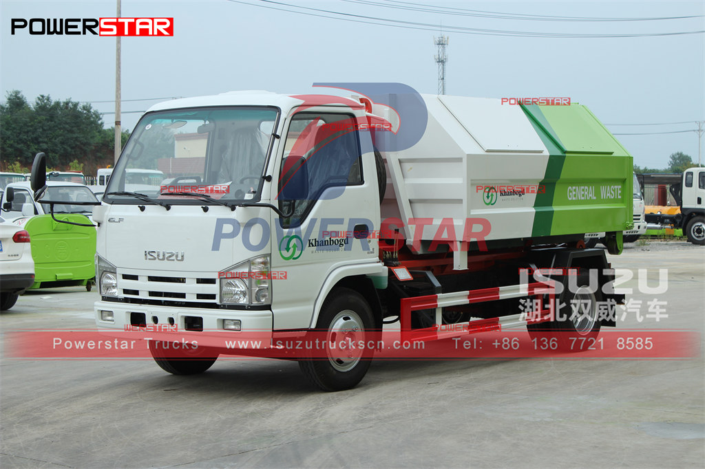 ISUZU mini ELF 5cbm تصدير شاحنة لجمع القمامة إلى منغوليا من ميناء Erenhot
