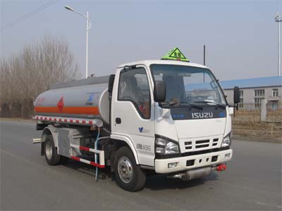 Isuzu 5000 liters fuel tank truck, different oil tank truck model, fuel tanker vehicle
