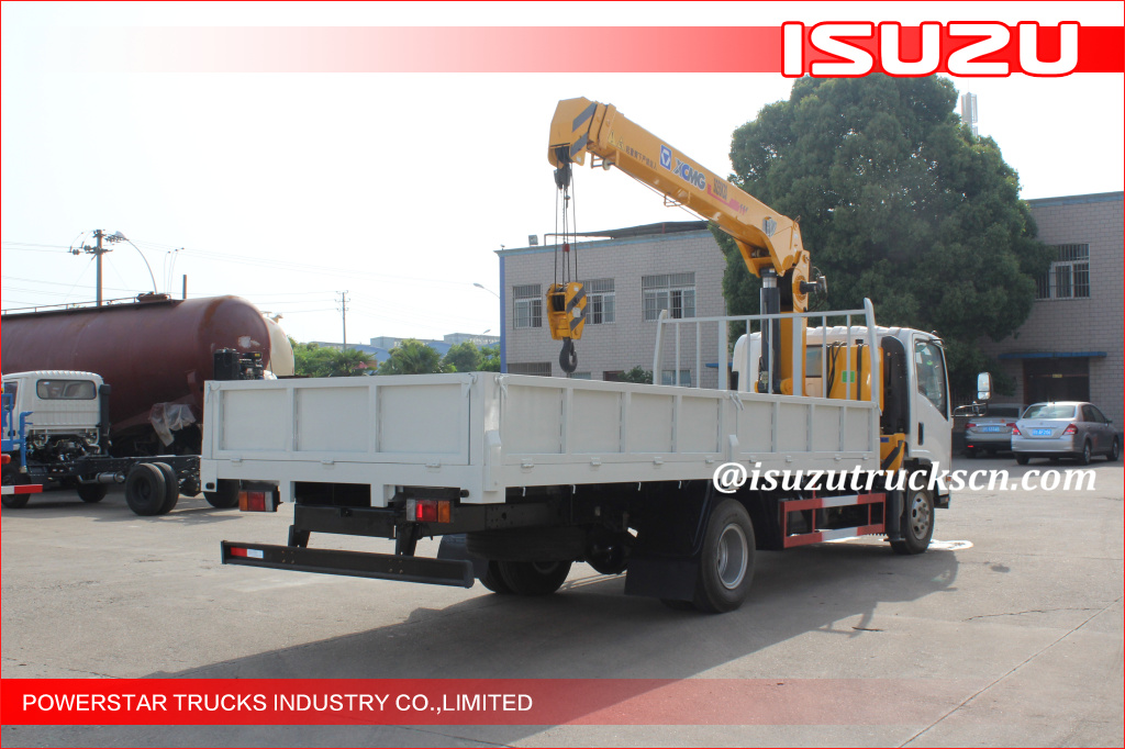Isuzu Knuckle Boom Truck Mounted Crane 5T Lifting For Landscape Jobs