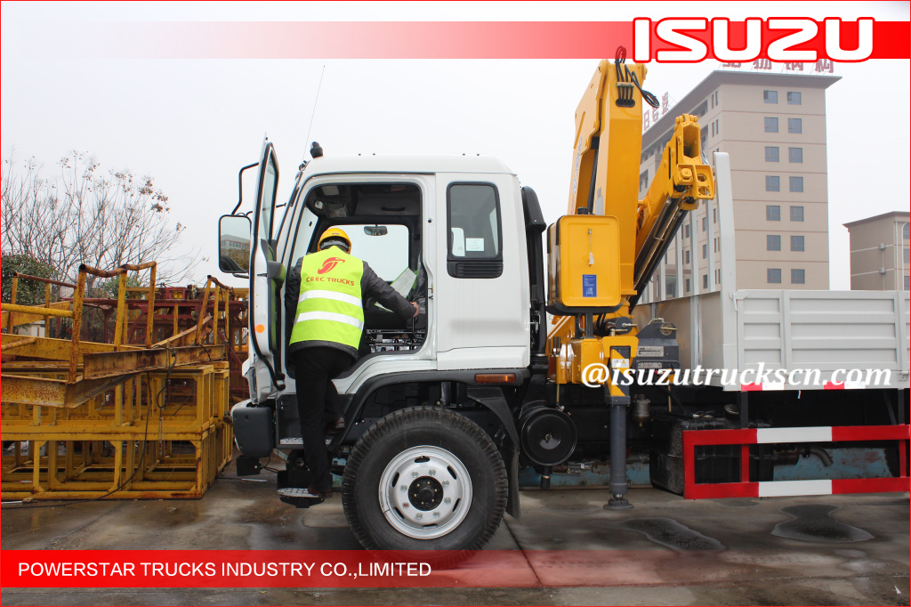 Mobile Isuzu 12T Knuckle Boom Truck Mounted Crane For Landscrape Jobs