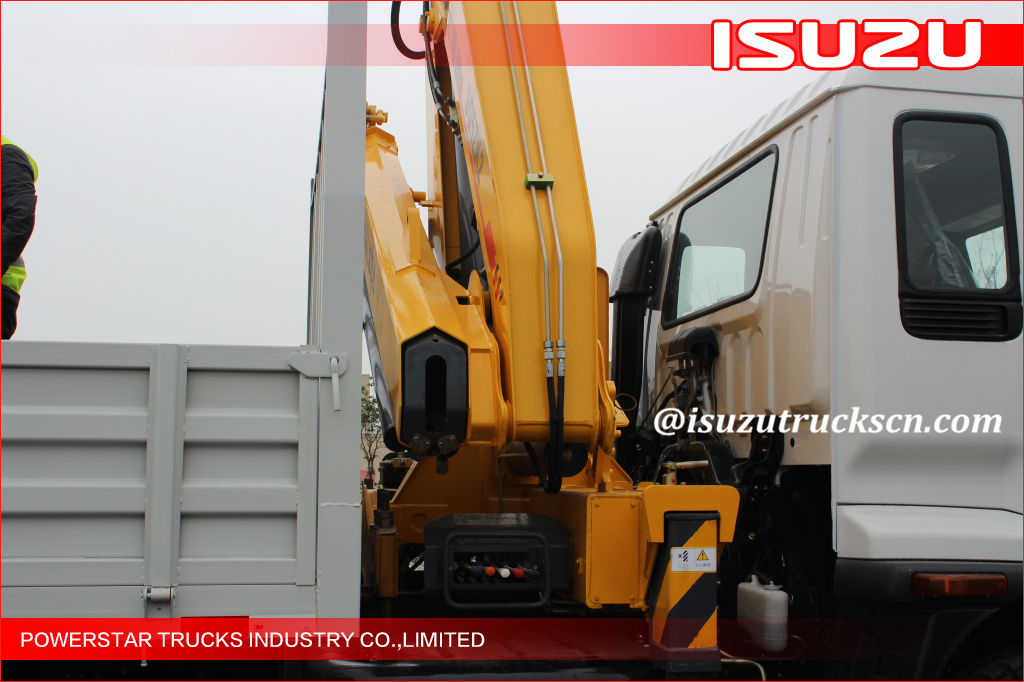 City road Isuzu 2T Heavy Things Articulated Boom Crane For City Construction