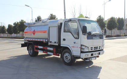 New arrival customized for export hot ISUZU 5000L 5m3 5cbm fuel tanker truck oil transportation truck