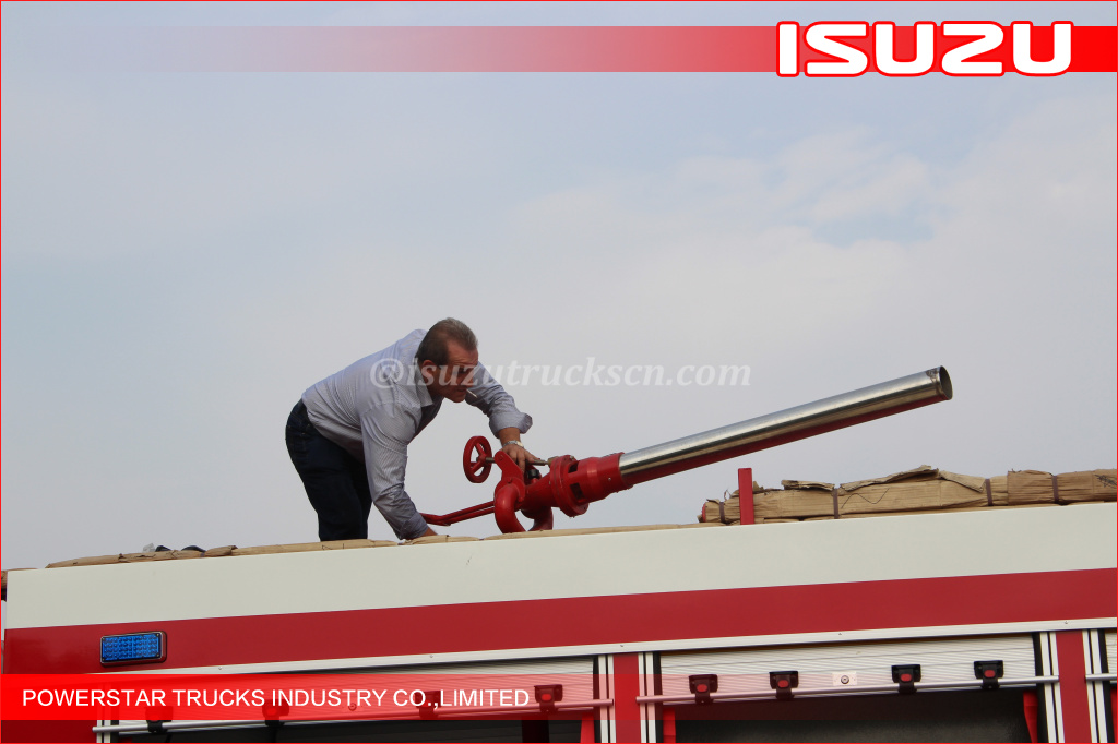 Russian clients inspection Isuzu FVR foam fire truck fire tender fire engine