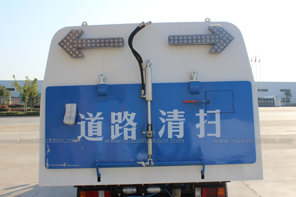 3cbm-5cbm Isuzu Road Sweeping Vehicle truck