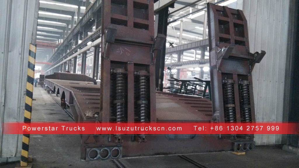 China Tri-Axles Lowbed Semi Trailers, LowBed Trailer Dimensions Customized 