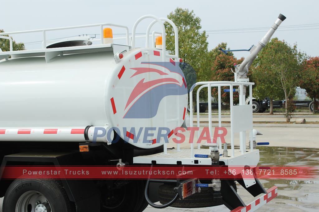 ISUZU NKR stainless steel water spraying truck at discount price