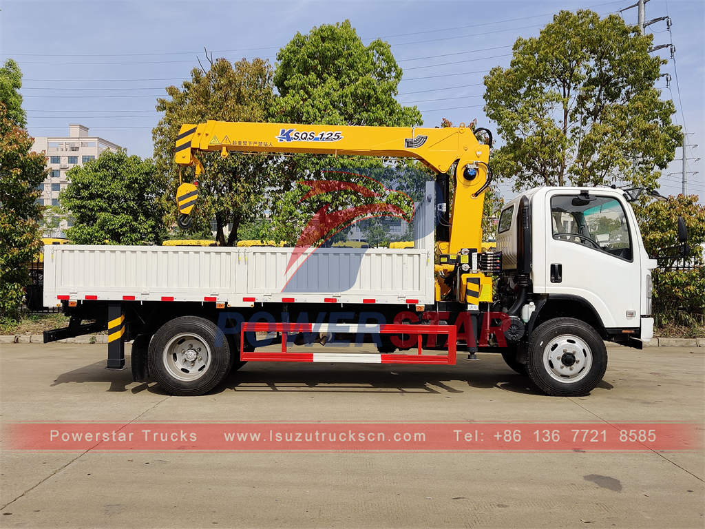 Customized ISUZU 4×4 off-road truck with crane