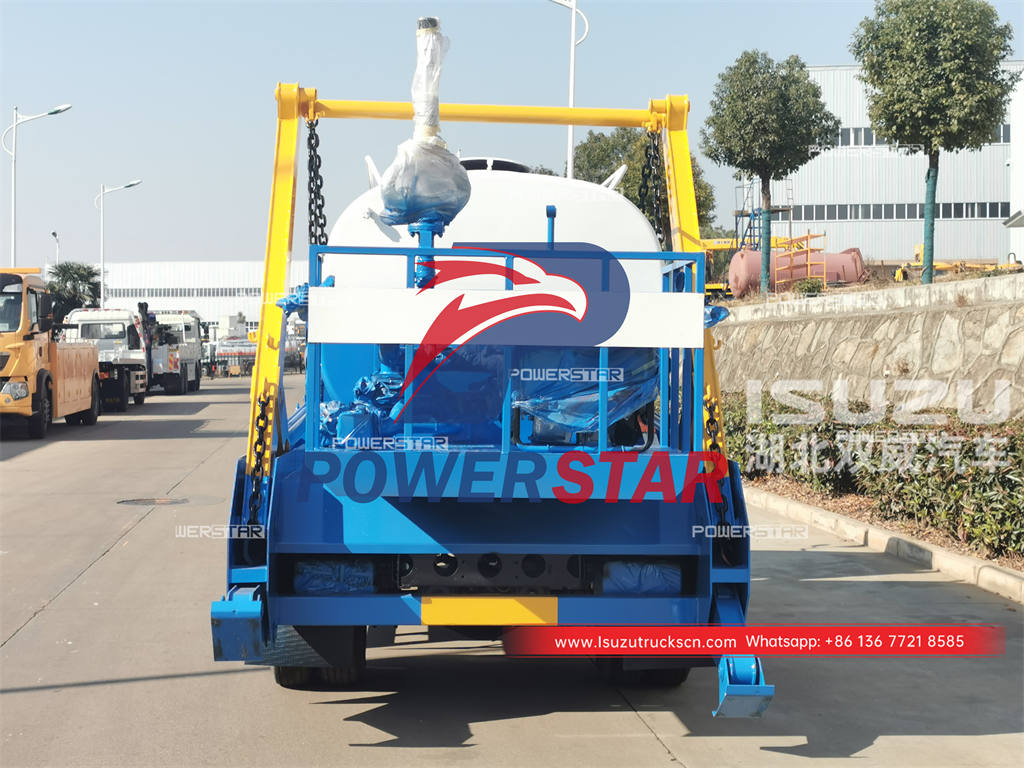 High quality ISUZU FTR skip loader truck mounted water bowser for Algeria