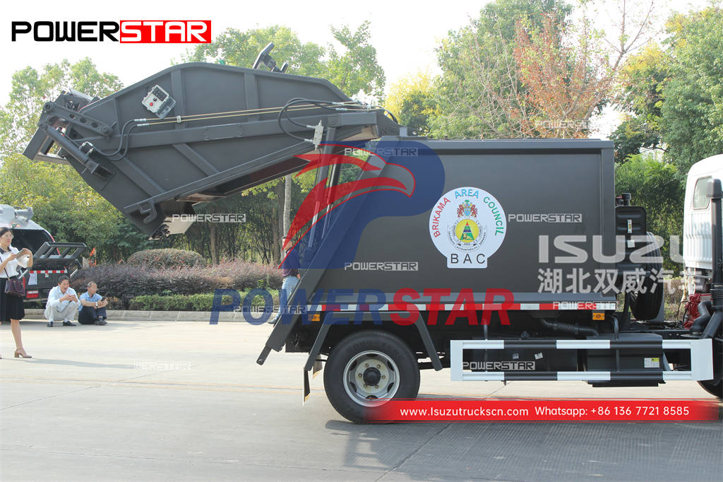 Durable ISUZU 100P small back loading refuse collection truck for sale