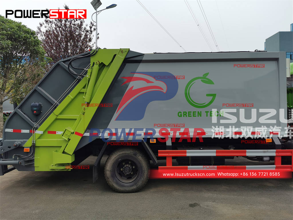Good quality ISUZU 600P 130HP rear loader refuse truck for sale