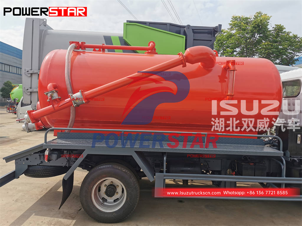 شاحنة صهريج للصرف الصحي ISUZU 6 wheeler 5000 لتر جديدة لكمبوديا