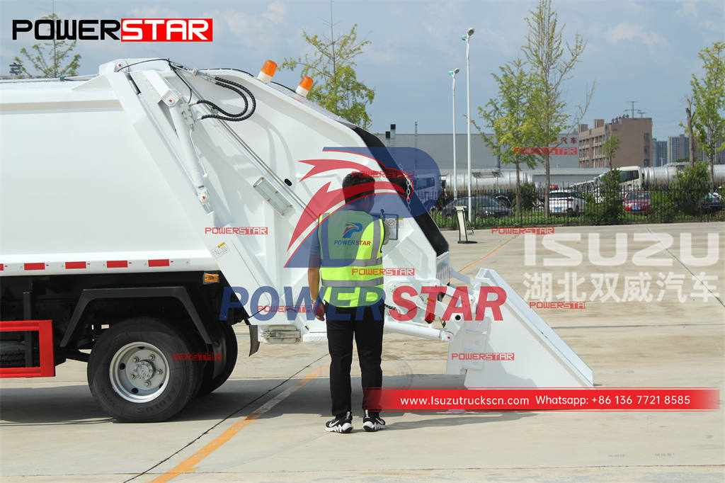 منفذ المصنع ايسوزو 4 × 4 دفع رباعي القمامة على الطرق الوعرة شاحنة ضاغطة للبيع