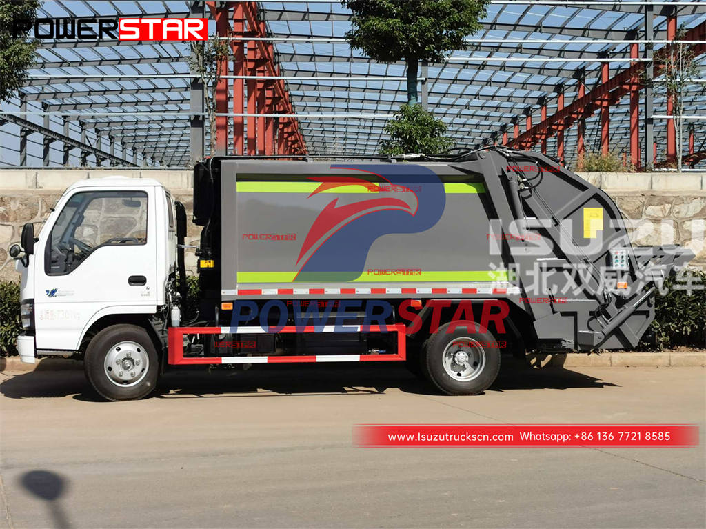 شاحنة رفض التحميل الخلفي ISUZU 4 × 4 130HP 6CBM حسب الطلب للبيع