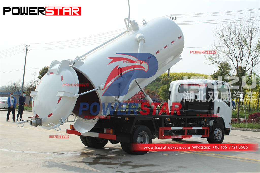 منفذ المصنع ISUZU 700P 4 × 4 شاحنة تنظيف المجاري مصاصة الأخدود للبيع