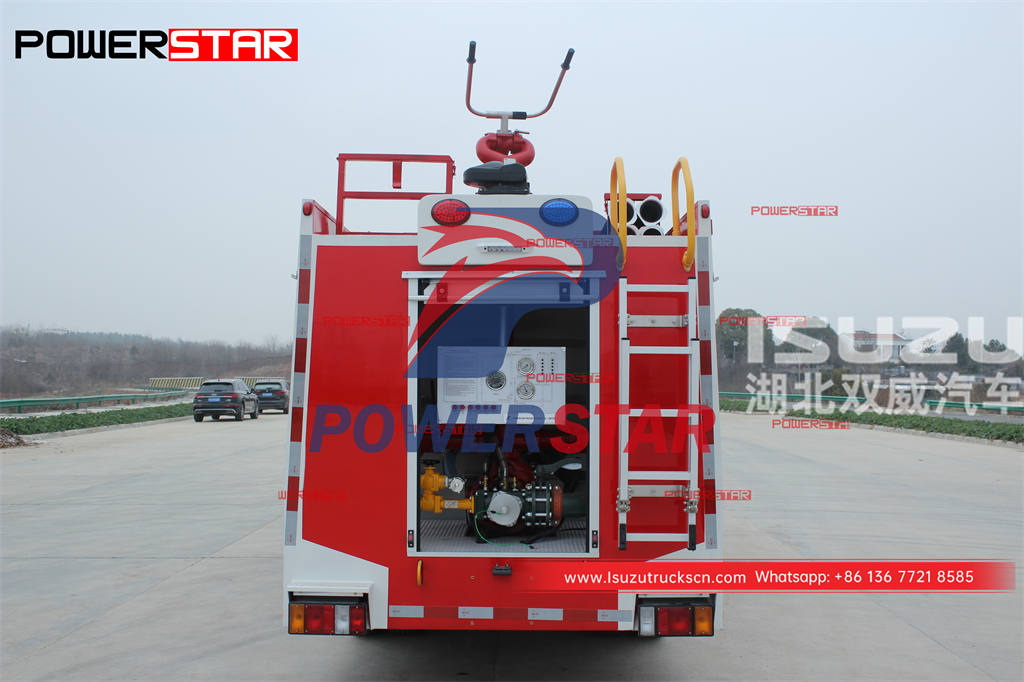 منفذ المصنع ISUZU ELF 100P AWD 4 × 4 شاحنات مكافحة الحرائق للبيع