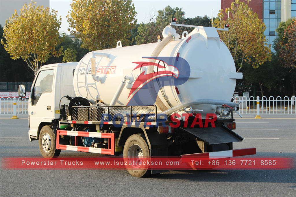 ISUZU NKR 130HP شاحنة صهريج مياه الصرف الصحي الصغيرة مع مضخة إيطاليا MORO