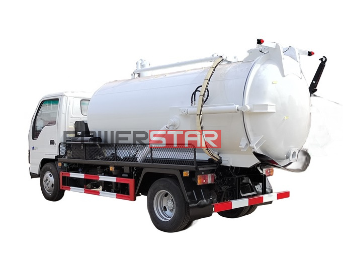 شاحنة شفط مياه الصرف الصحي ايسوزو 100P