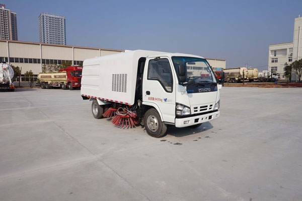 5cbm capacity Isuzu Road Cleaning Sweeper Truck For Sale - شاحنات باور ستار
    