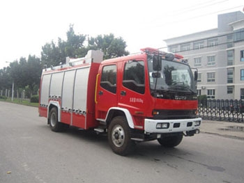 Japanese isuzu 4x2 5.5 cubic meters fire fighting truck size of fire truck