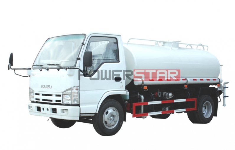 Japan Brand Isuzu 4X2 Drinking Water Truck with Spray Bar for Water Delivery and Spray