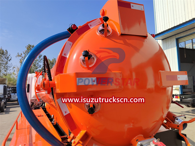 ISUZU NKR vacuum suction truck 5000 liters