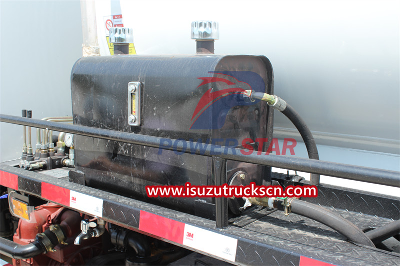 ISUZU 5000L septic pump truck