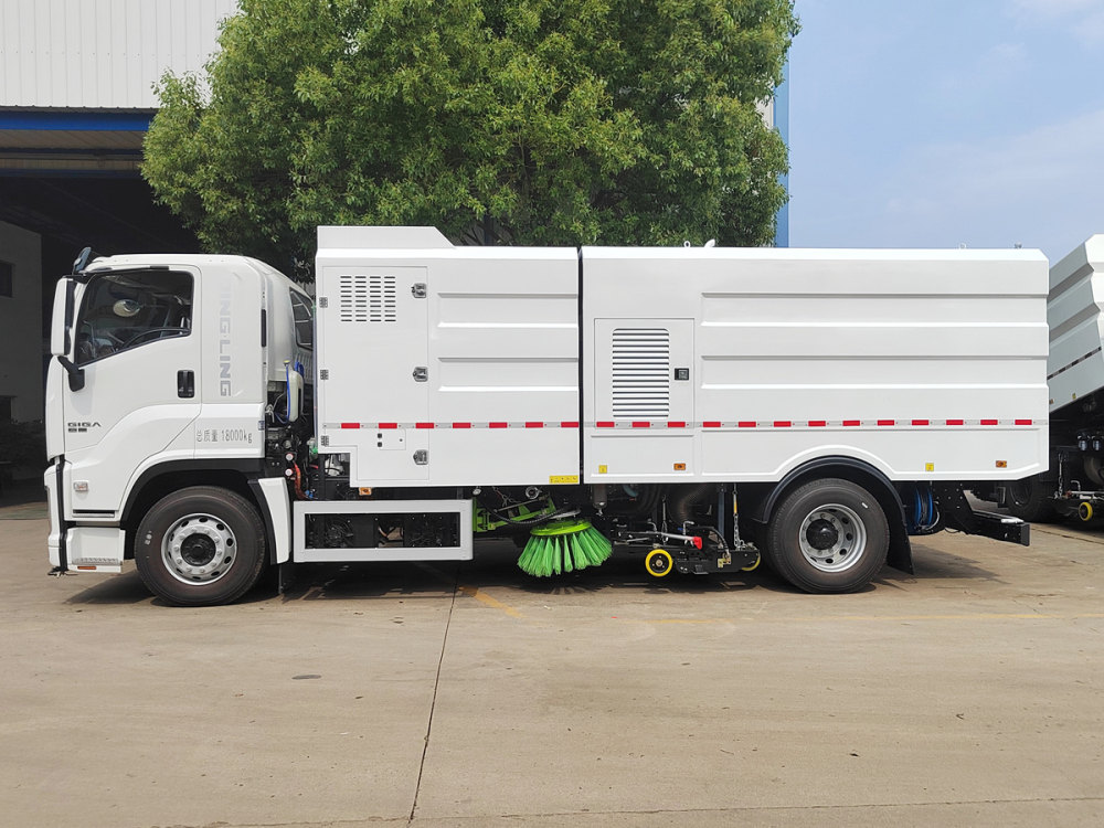 Giga Isuzu EV Electric Street Washing Cleaning Sweeper Truck