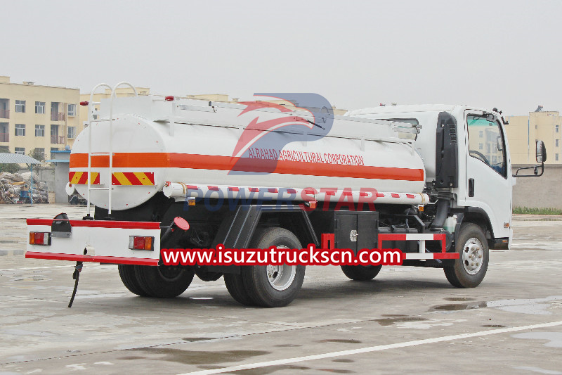 Japan Isuzu NPR 5000liters 5 cubic meters Oil Fuel Tank Truck for Sale