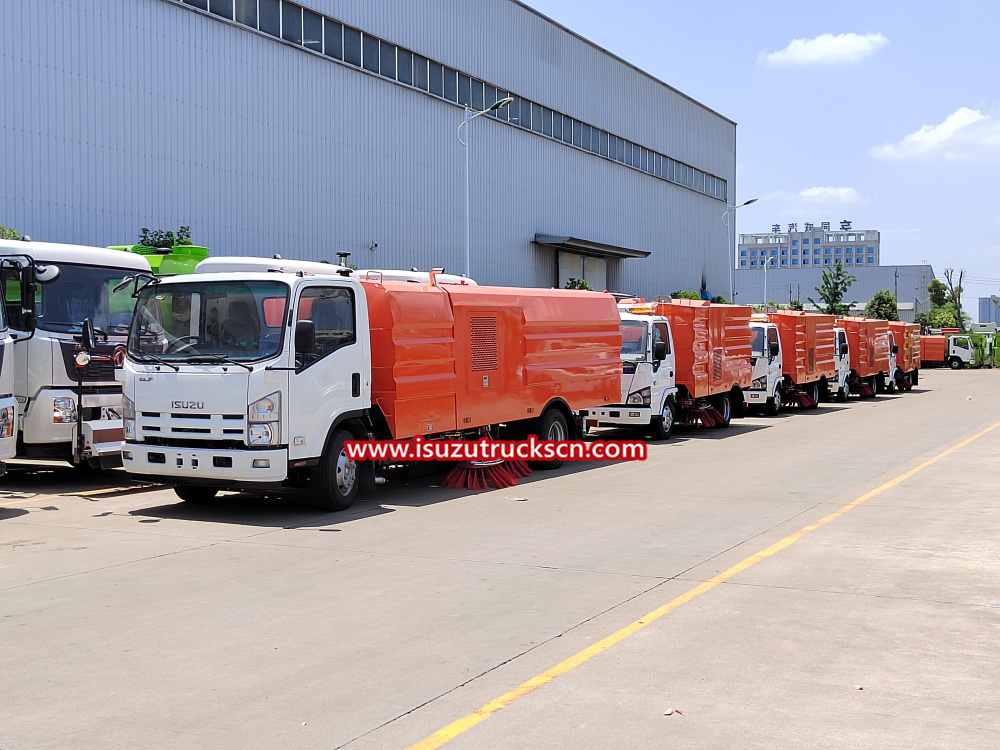 Isuzu Street and Road Sweeping Truck for Indonesia