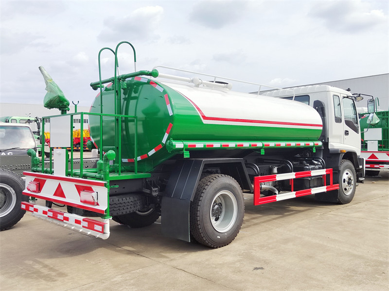 ISUZU FTR large water bowser for sale