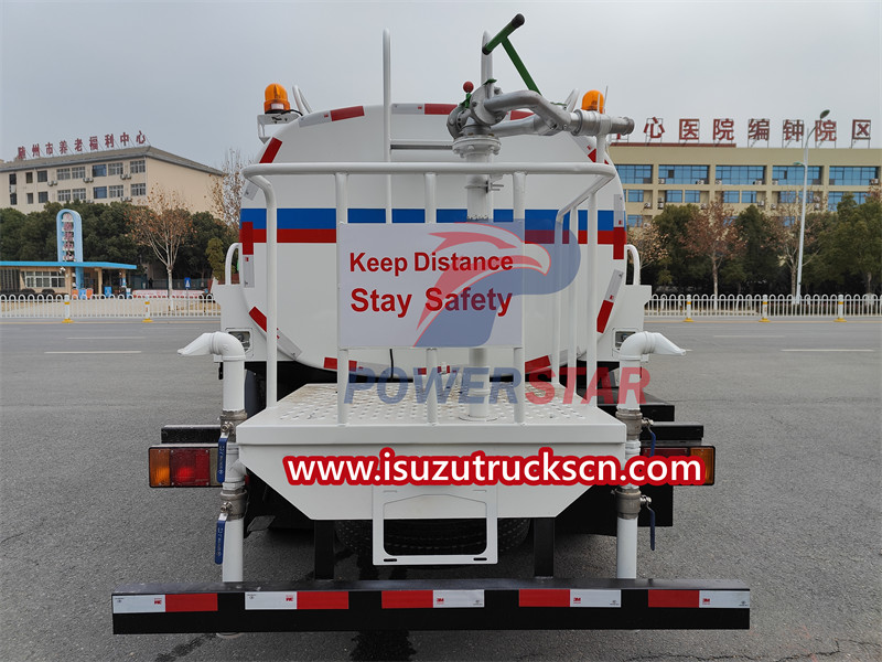 ISUZU 4000 liters water spraying truck for sale