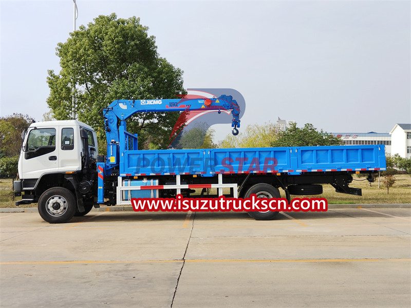 ISUZU FVR truck mounted telescopic boom crane XCMG