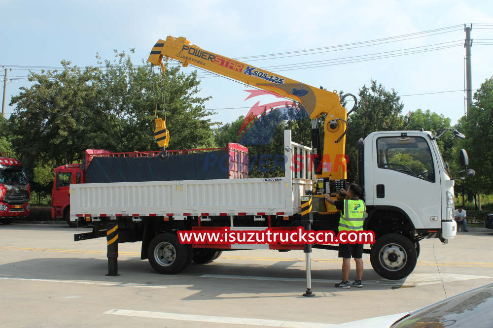 Isuzu off road truck chassis mounted boom crane for UN Ethiopia