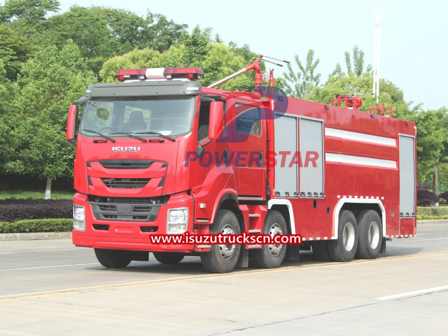 قامت حكومة الكونغو بشراء شاحنة إطفاء Isuzu Giga ذات المسحوق الجاف الثقيل
    