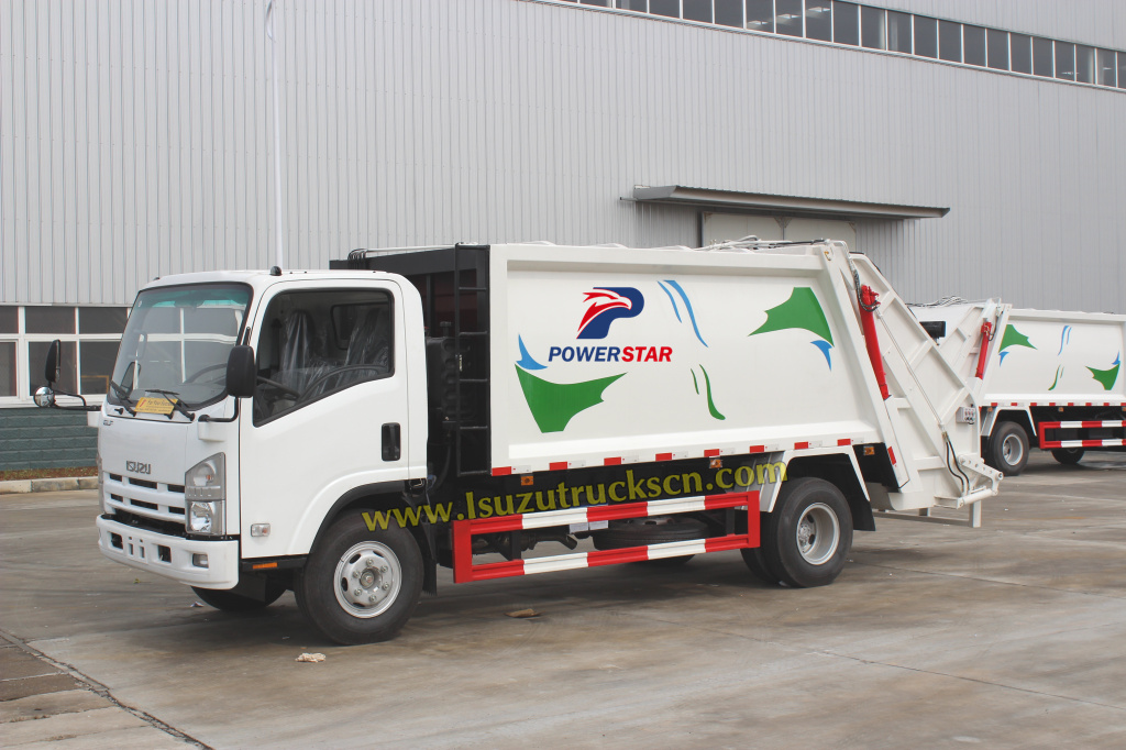غانا عملاء ايسوزو 5tons القمامة الهيدروليكية الضاغطة شاحنة 